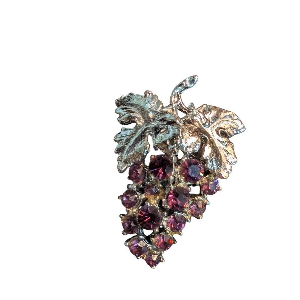 Vintage Purple Rhinestone Grape Cluster Brooch Silver Tone Fruit Pin